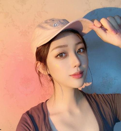 网红明星吃瓜头像女生,揭秘娱乐圈幕后故事  第1张 网红明星吃瓜头像女生,揭秘娱乐圈幕后故事  第1张